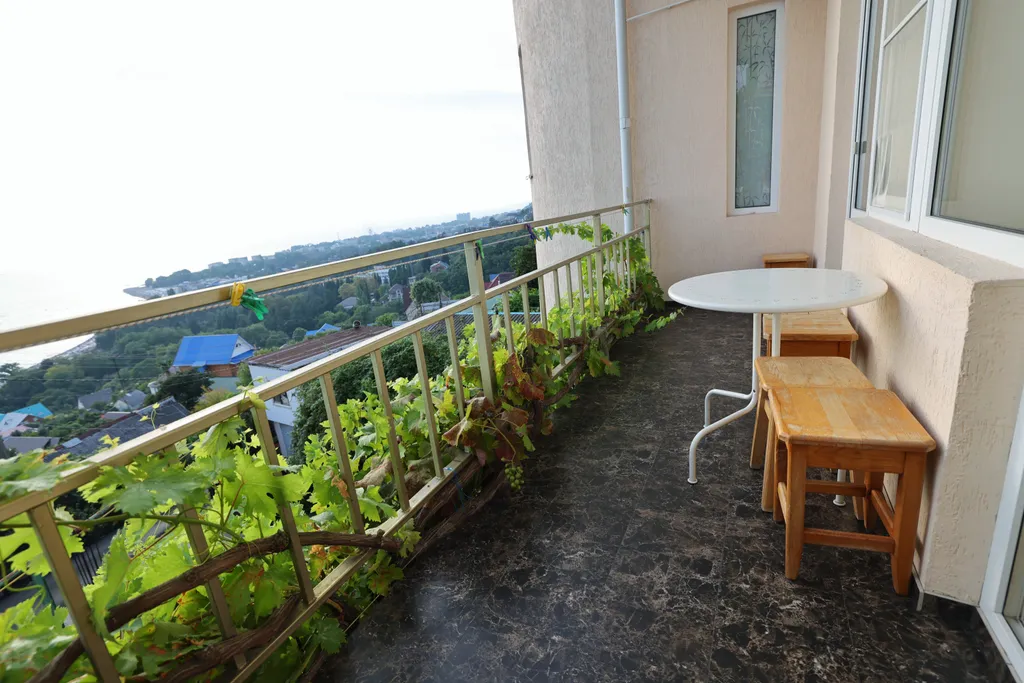 Квартира Квартира Четырехместный номер люкс с доп. местом и балконом с видом на море — Лазаревское