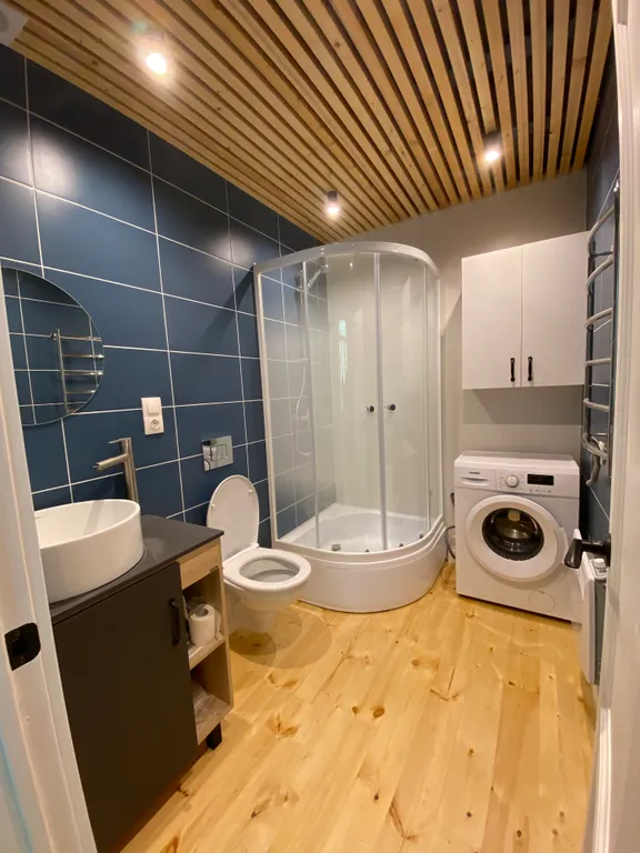 Дом в окружении леса