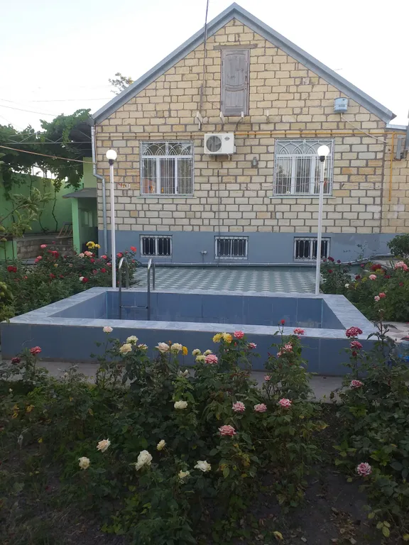 Коттедж Дом с тремя комнатами 8ми местный,недалеко от моря — Дербент