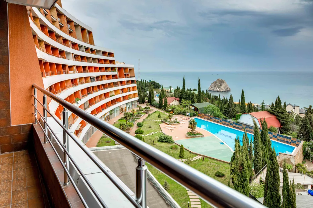 3-комнатная квартира с видом на море