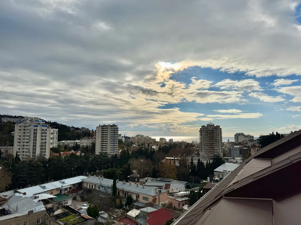 Апартамент с балконом в центре Ялты