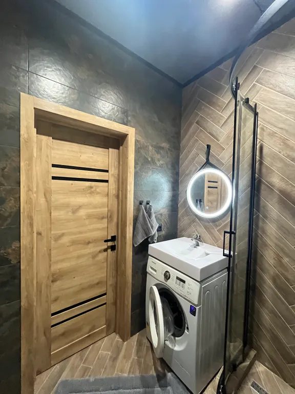 Новая 2-х комнатная квартира с дизайнерским ремонтом в стиле лофт