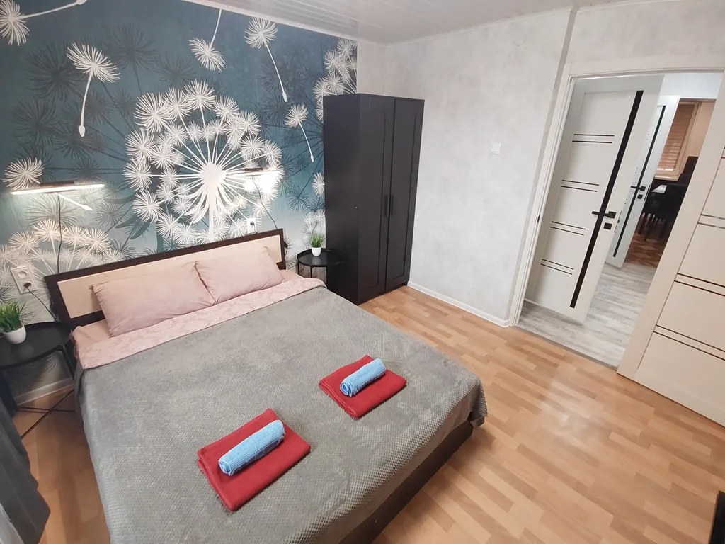 Трёхкомнатная квартира с раздельными комнатами, балконом и лифтом