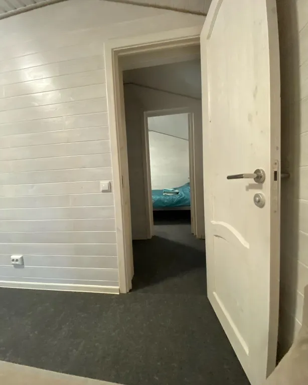 Двухэтажный дом на горе у подъёмника