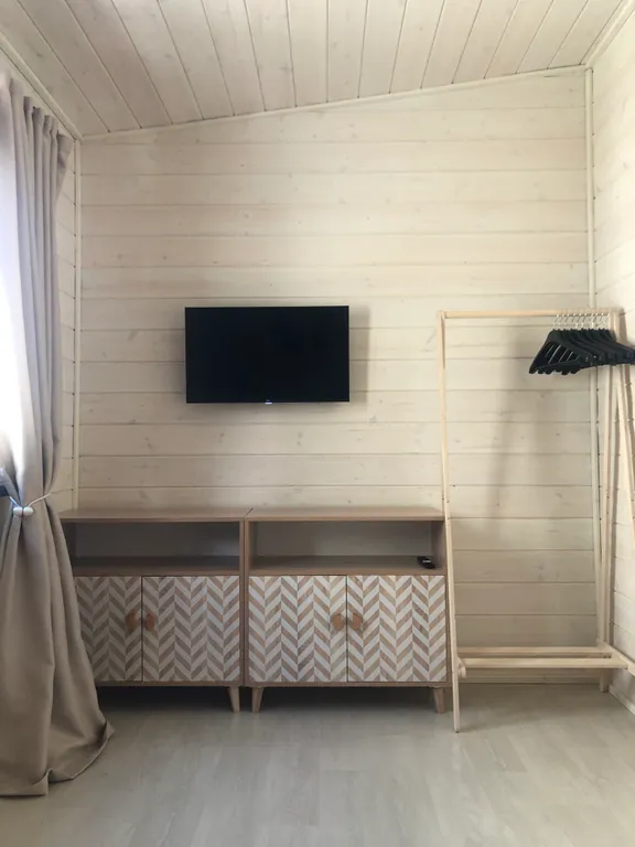 Современный дом на берегу моря