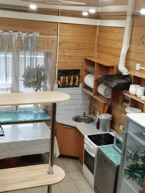 Трёхэтажный коттедж с ночным клубом баней и бассейном