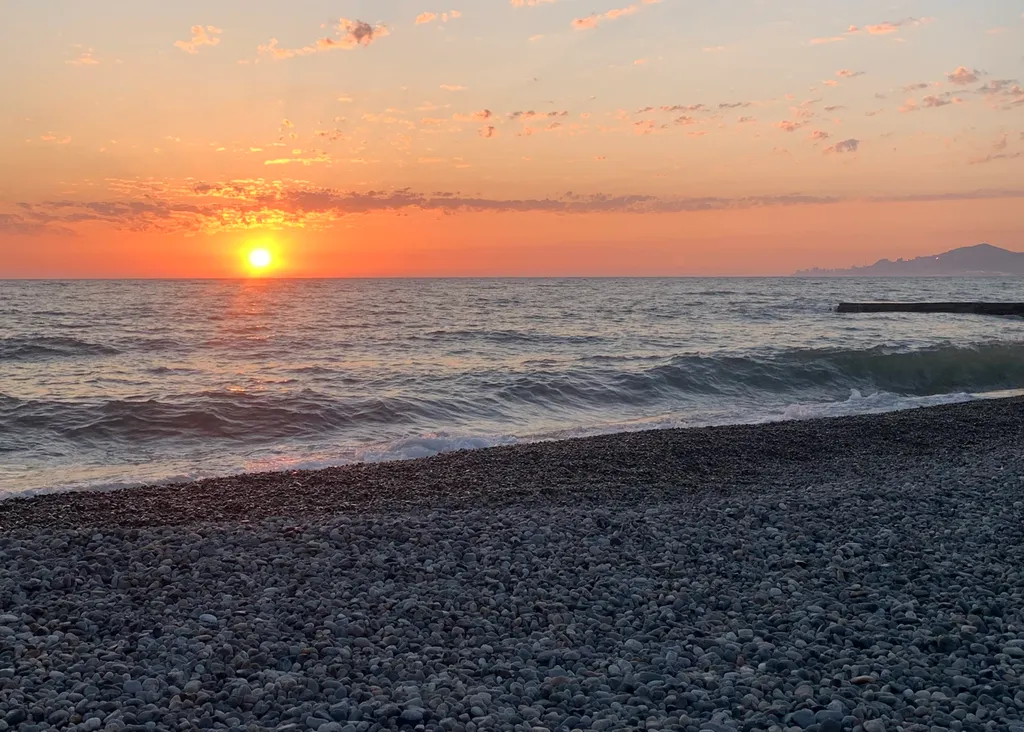 Квартира Квартира Просторная студия у моря на 2-5 гостей, терраса с панорамным видом — Адлер