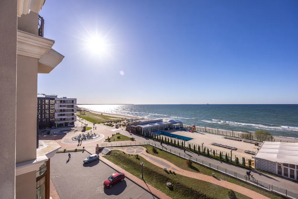 Дизайнерский апартамент с видом на море