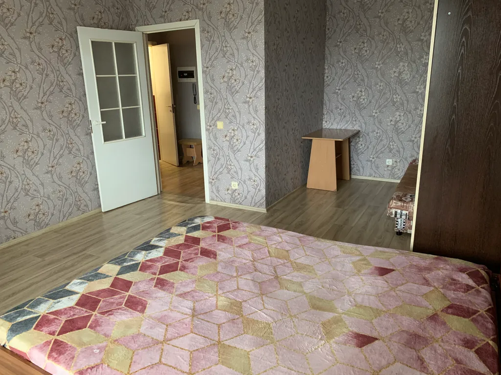 Квартира 1-комнатная квартира на правом берегу, недалеко от набережной — Красноярск