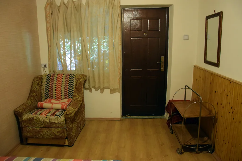 Двухкомнатный домик с видом в сад