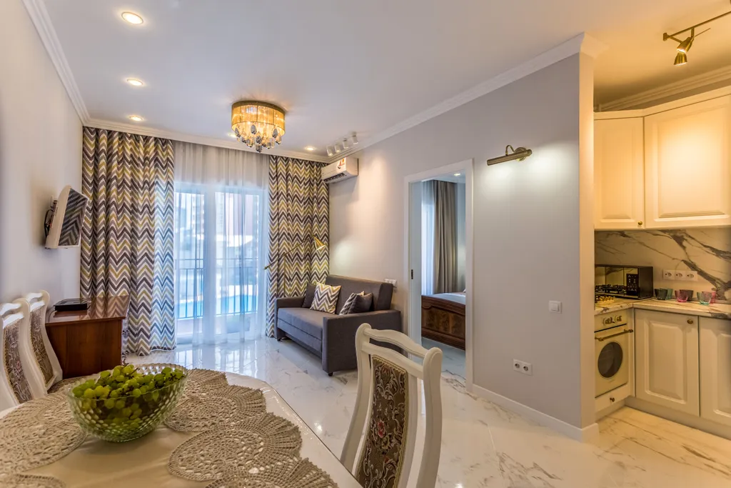 У моря, вид на бассейн