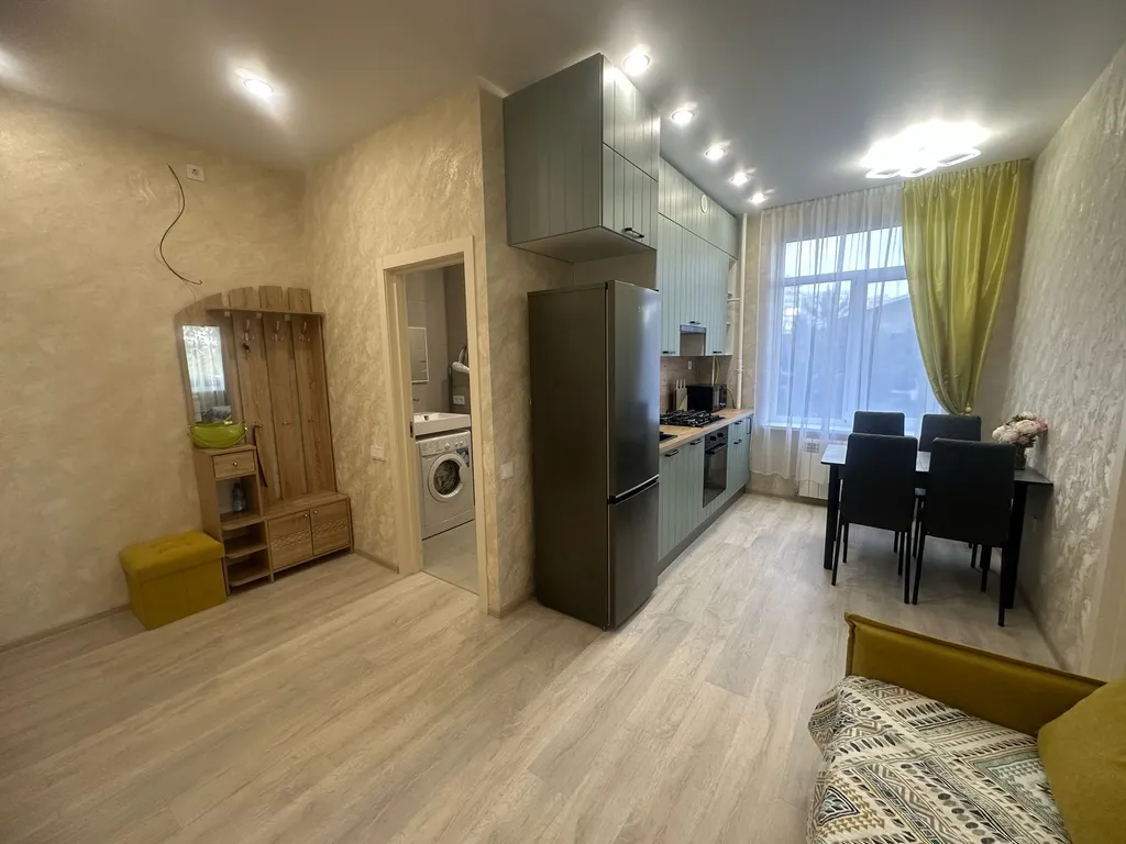 Квартира Двухкомнатная квартира с видом на зелень — Адлер