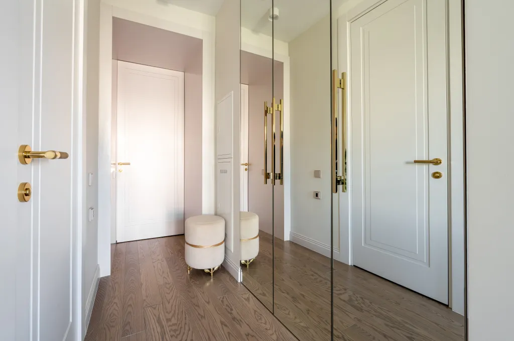 Апартамент люкс с балконом Королевский Вид