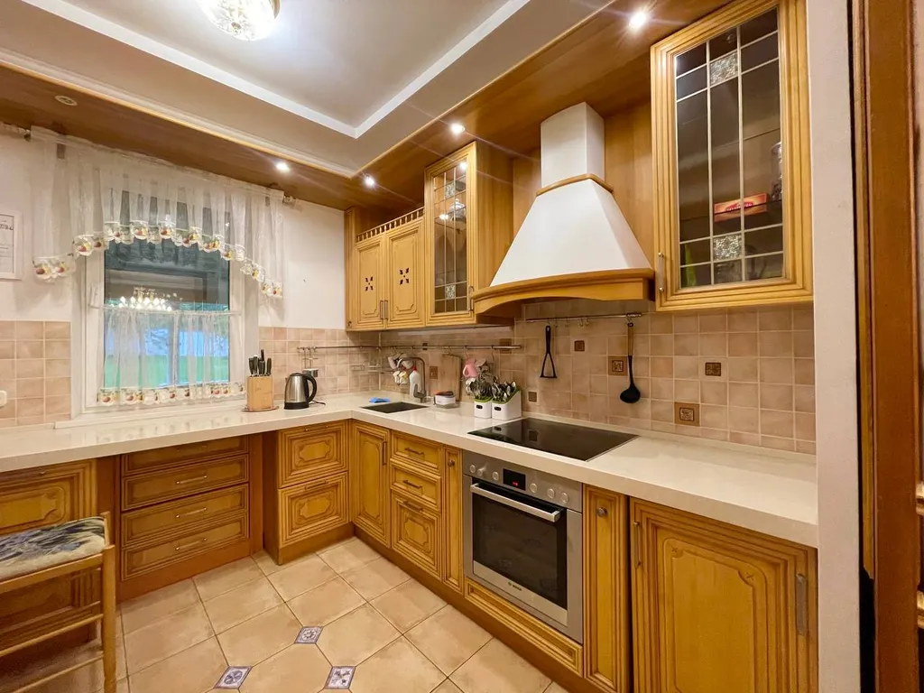 Котедж в классическом стиле с бассейном, сауной, бильярдом