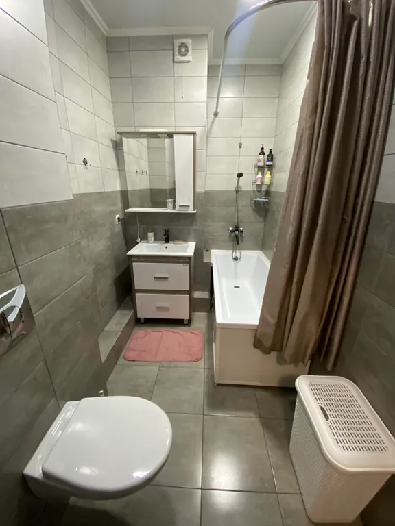 Тёплая уютная 2-х комнатная квартира с евроремонтом