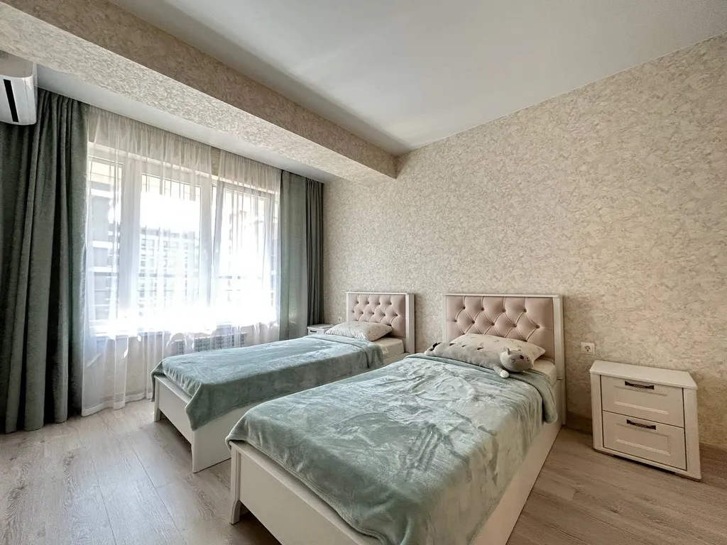 Двухкомнатная квартира на берегу моря