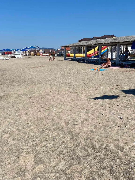 Деревянный сруб на Западном побережье Крыма