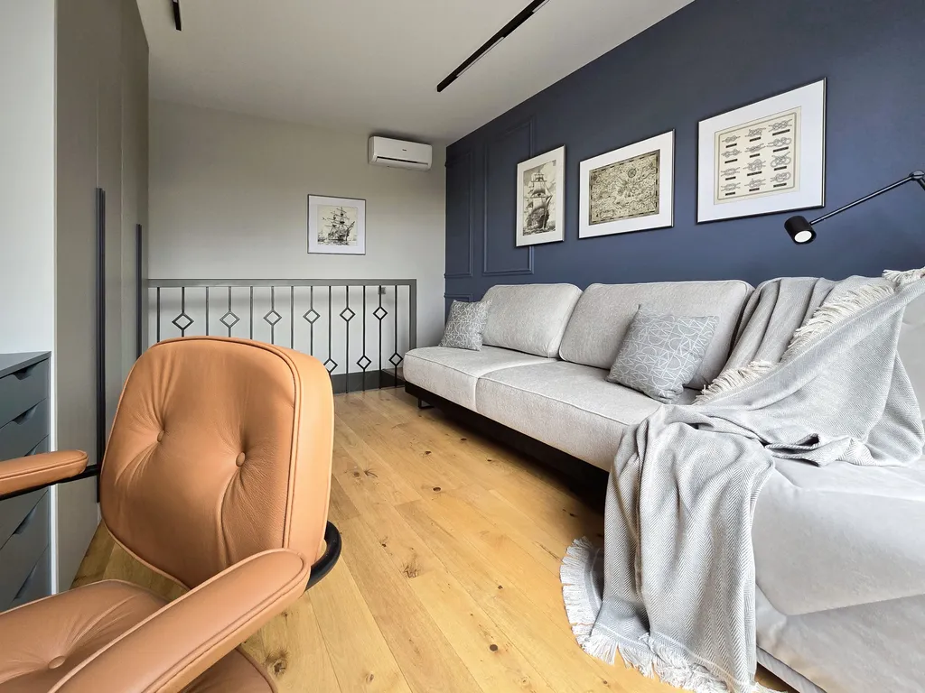 Новый дизайнерский 2-х уровневый апартамент в тихом центре