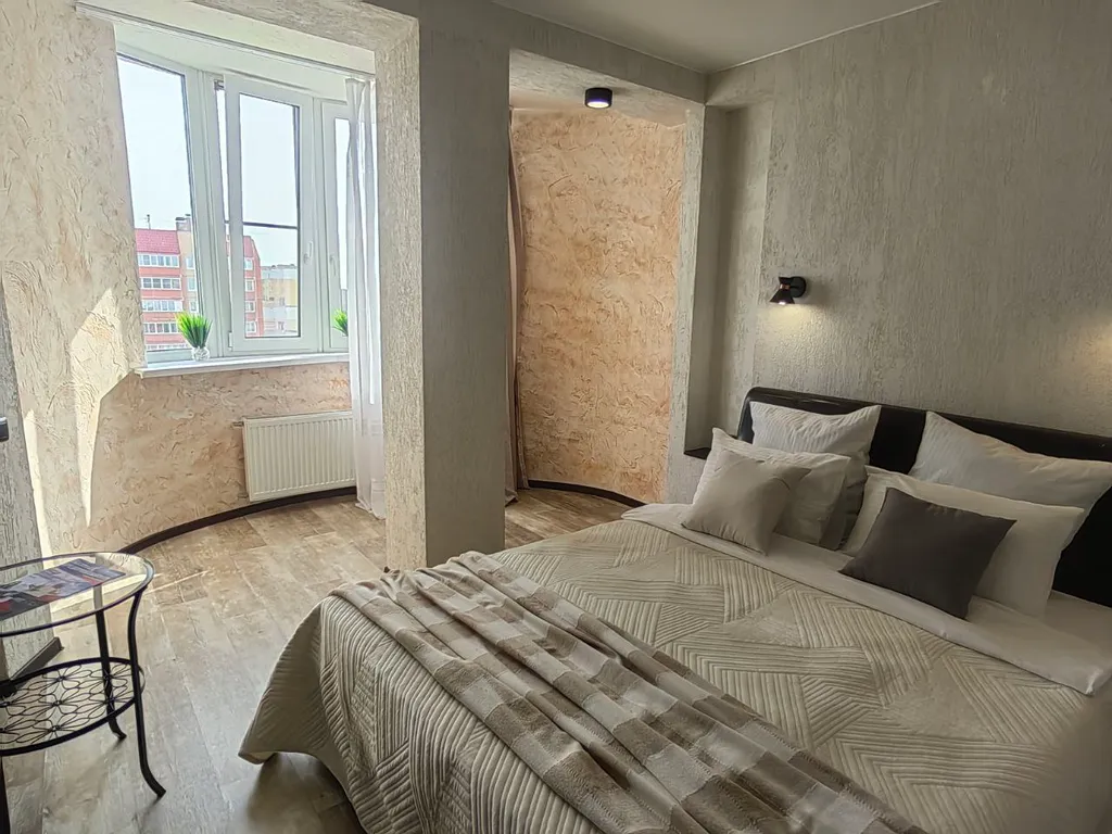 Уютная евродвушка с большой лоджией