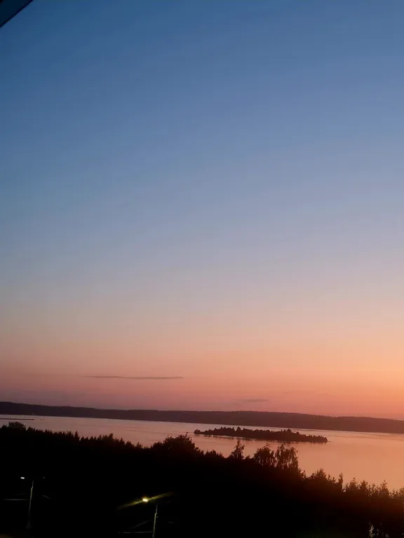 Евродвушка с видом на Онежское озеро