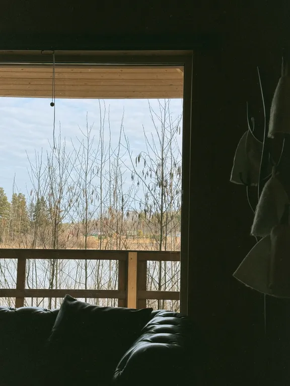 Дом с видом на озеро рядом с Ладожскими шхерами