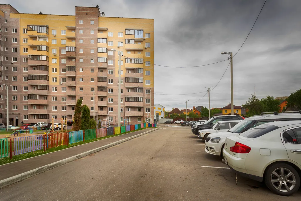 Дизайнерская трёххкомнатная квартира с панорамным видом Смоленска