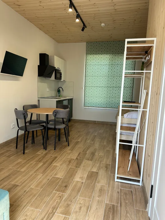 Студия в двухэтажном коттедже