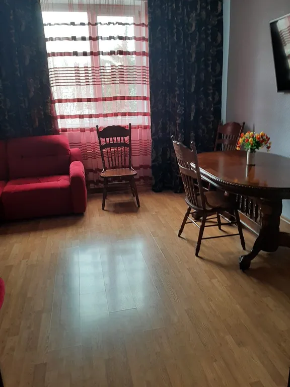 Просторная квартира в центре города недалеко от моря — аренда посуточно в Алушта