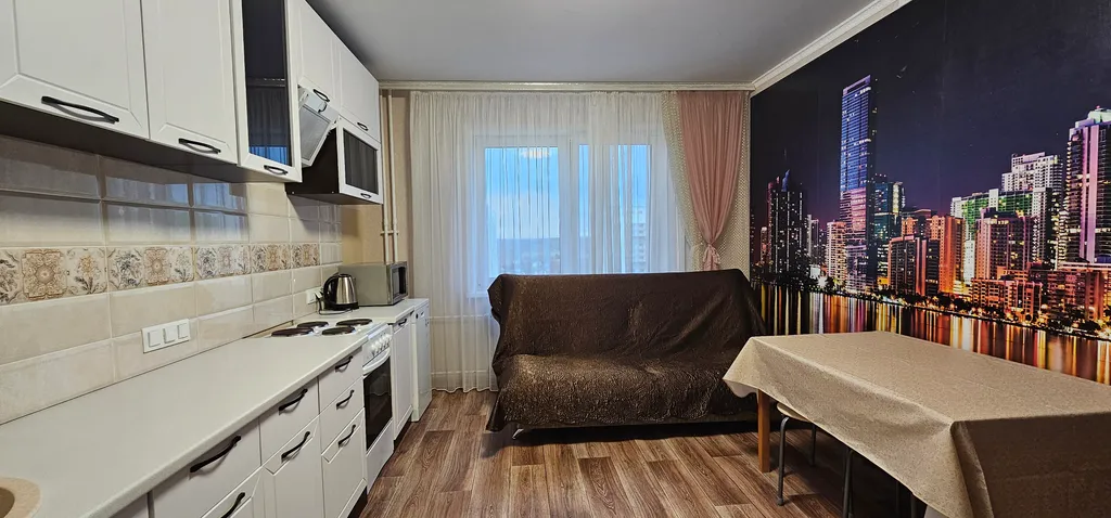 Современные трехкомнатные апартаменты на 14 этаже