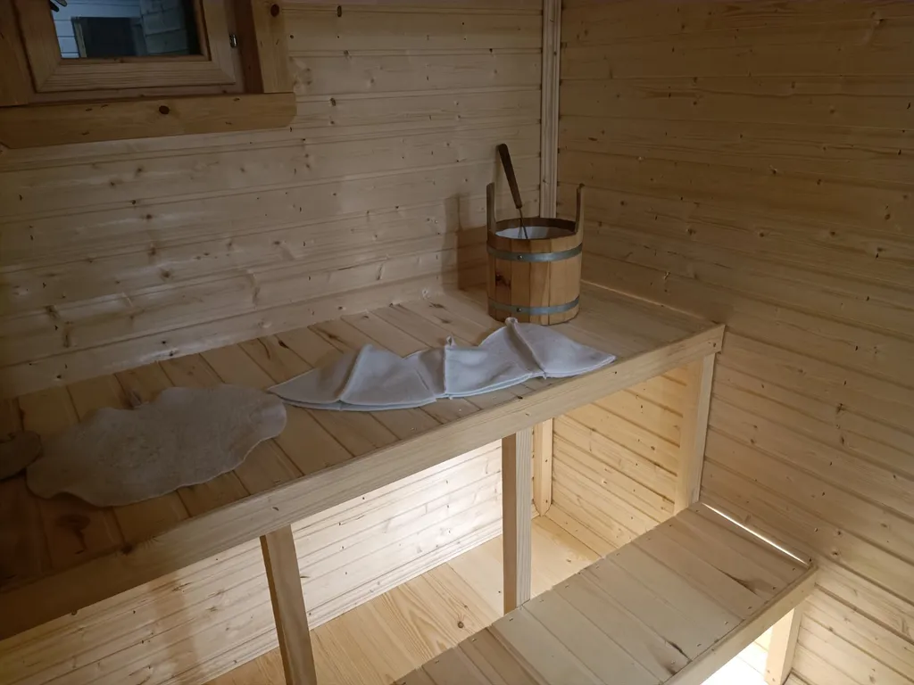 Домик с сауной у озера