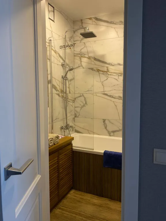 Новый дом у театра в историческом центре