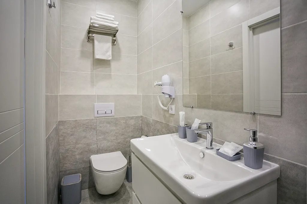 Апартаменты с двумя спальнями с бассейном на территории