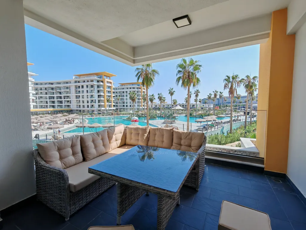 Квартира 2+1 XL в Azura World c видом на бассейн и аквапарком