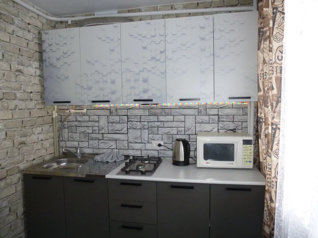 Чистая, уютная, после капитального ремонта 2-комнатная квартира