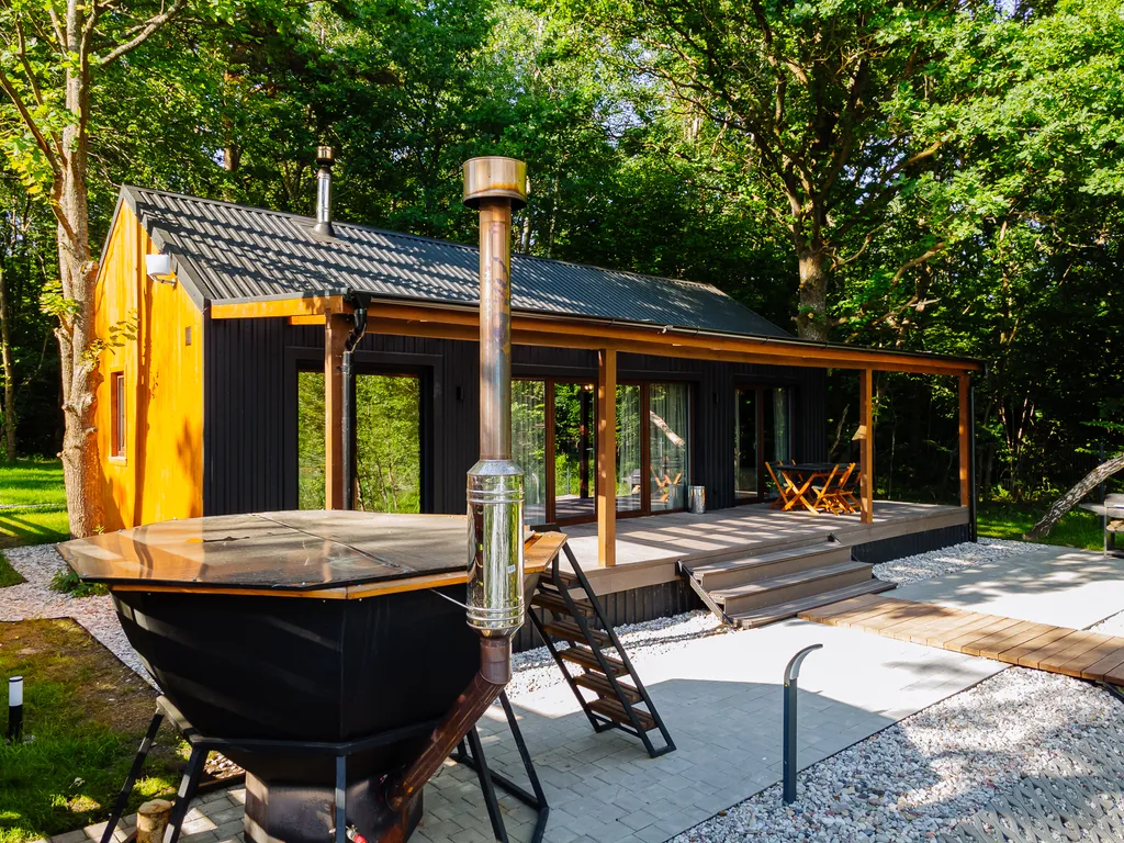 Дом с баней на озере