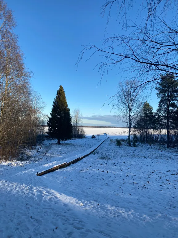 Коттедж в Карелии с сауной и видом на озеро