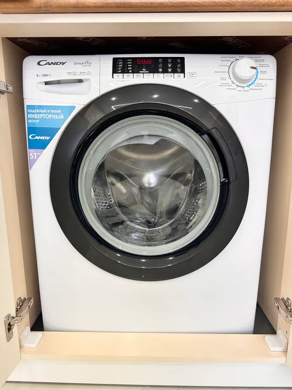 Студия на набережной с видом на Волгу