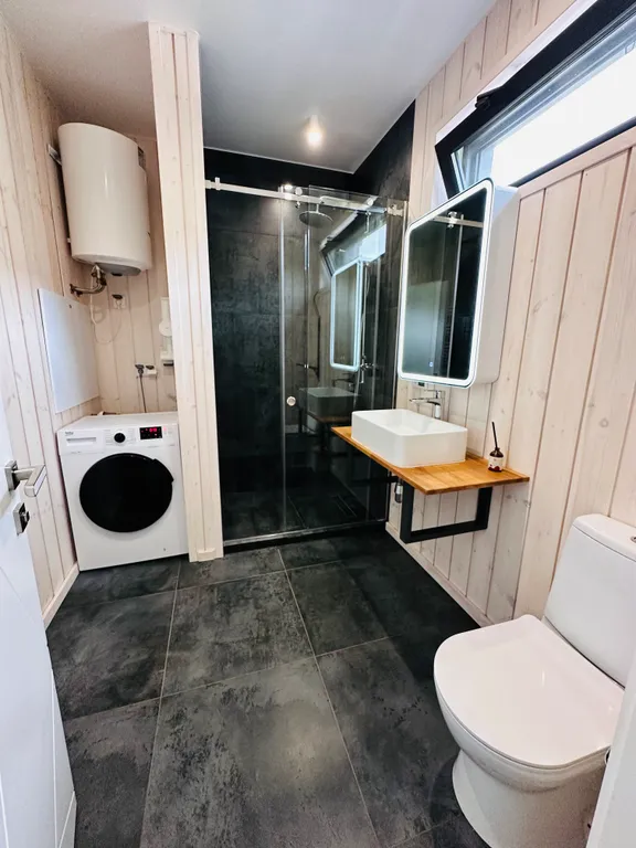 Коттедж Апартаменты рядом с морем ,с видом на горы у скалы парус — Прасковеевка