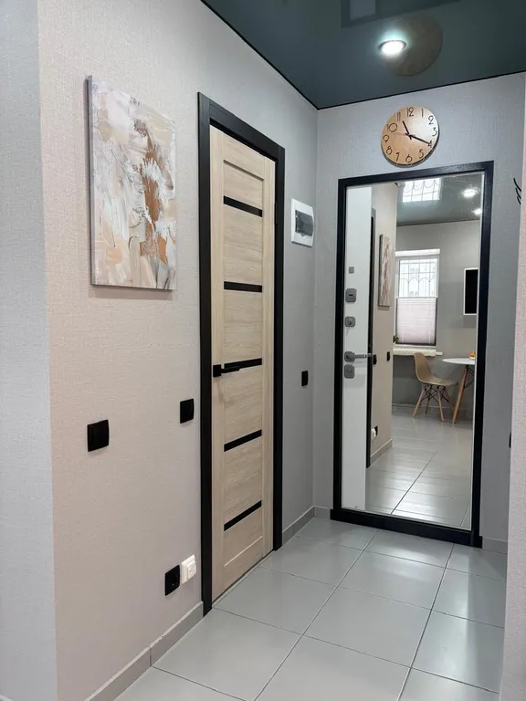 Квартира Потрясающая Студия напротив Политеха, терминала в центре Нефтяников — Омск