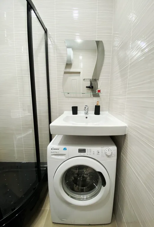 Студия со свежим ремонтом в тихом районе