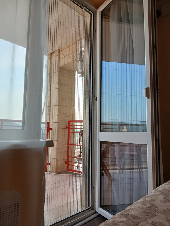 Комната с видом на море