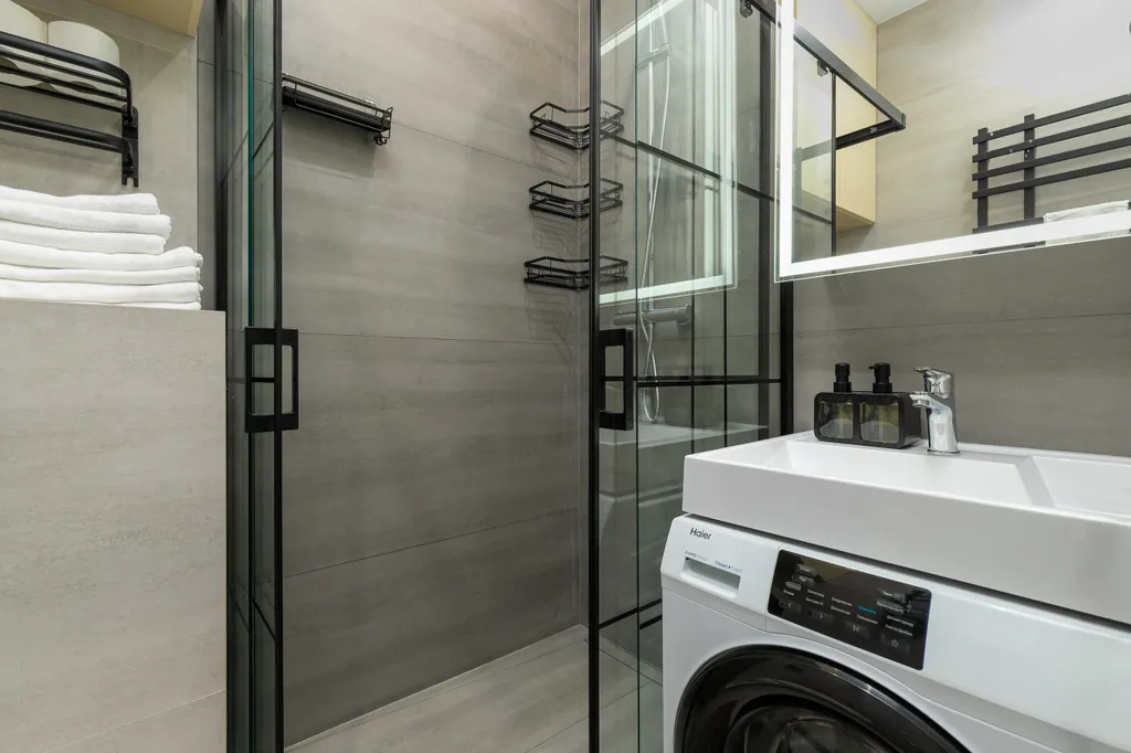 Большая современная студия у моря с видом на горы