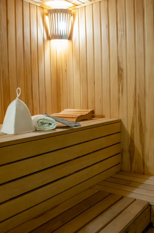 Дом с бассейном