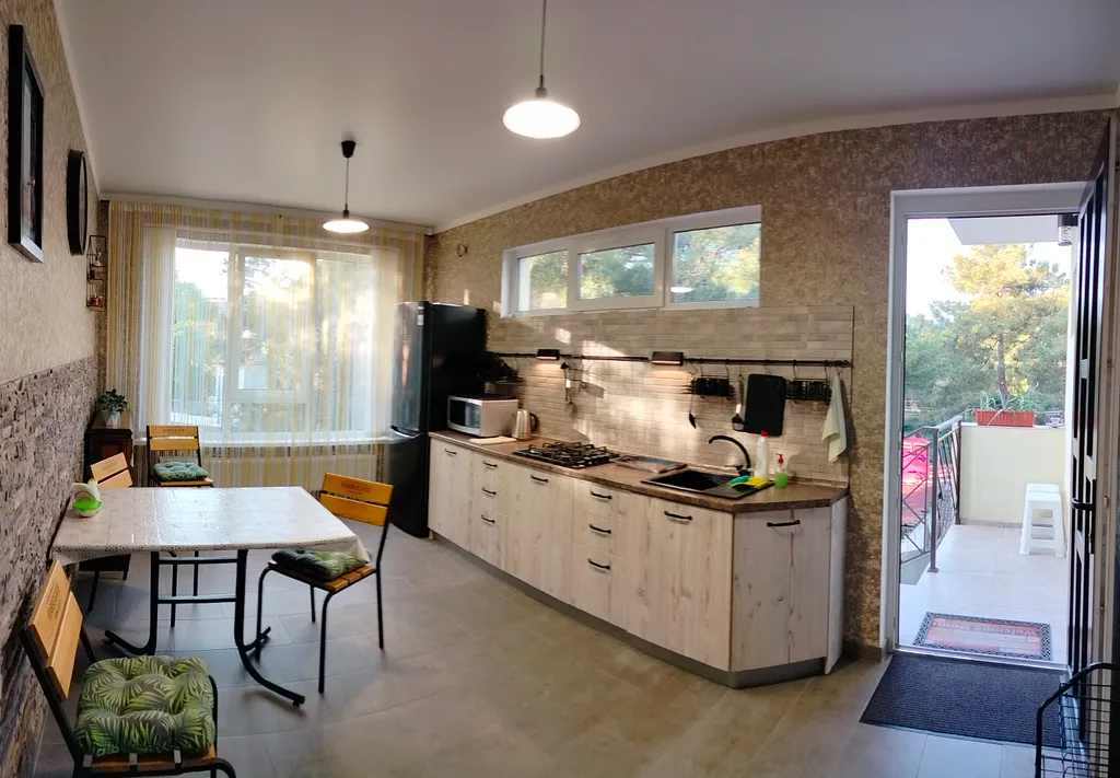 Большой дом с 5 изолированными комнатами в центре