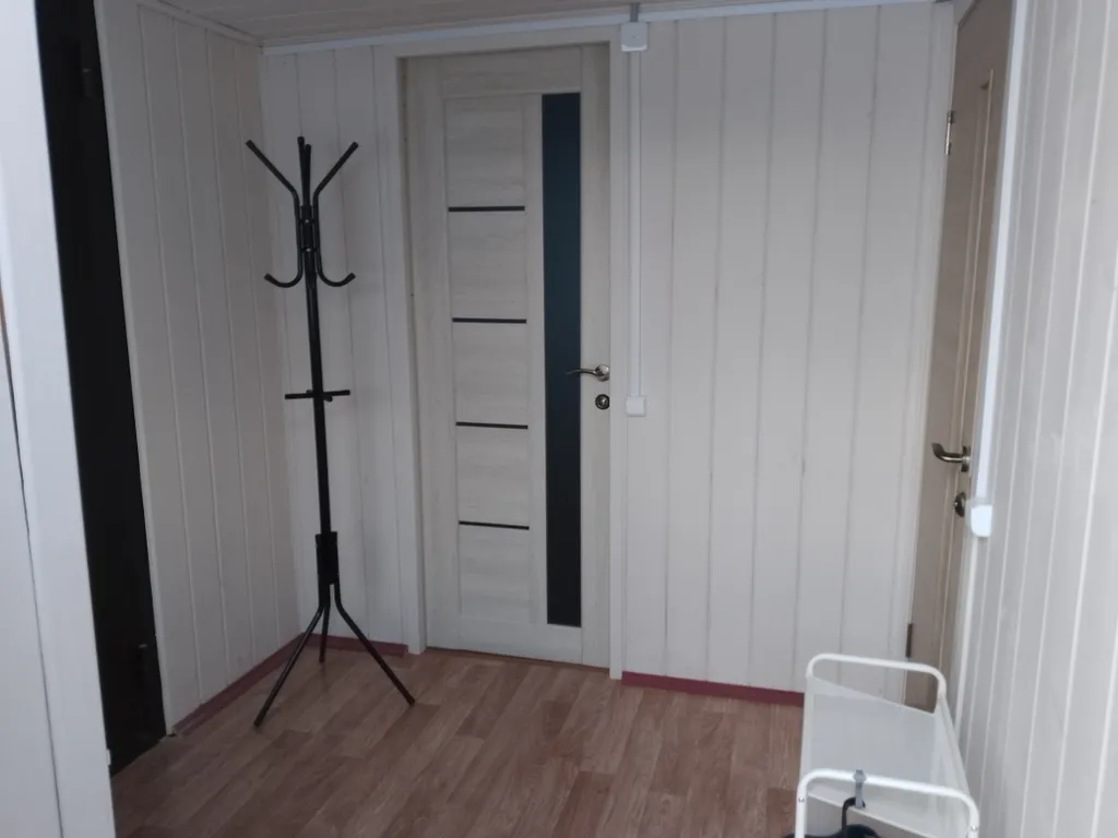 Дом с видом на монастырь