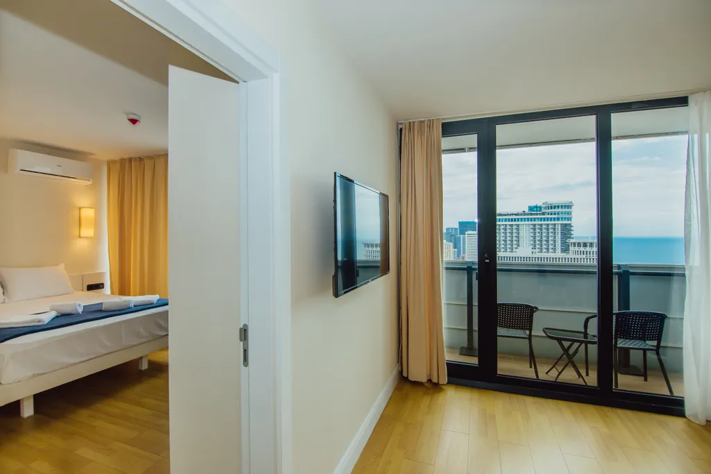 Двухкомнатные апартаменты на первой линии