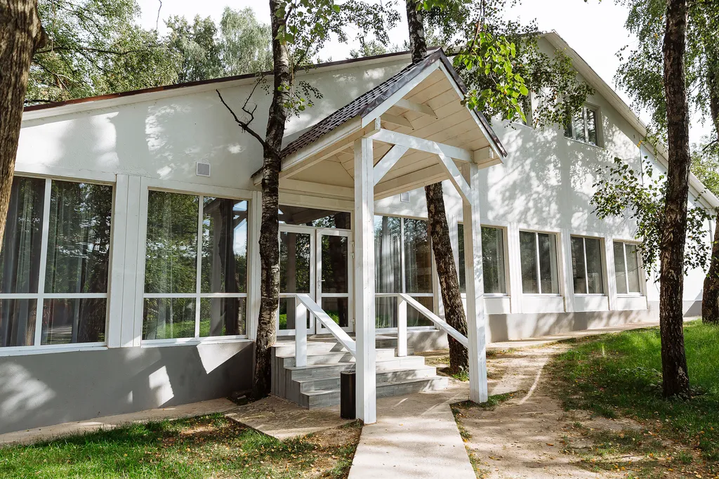 Коттедж с панорамным банкетным залом — аренда посуточно в Москва