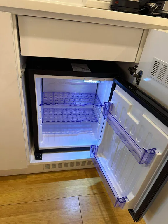 Батуми ждет вас в номере со всеми удобствами и видом на море, горы