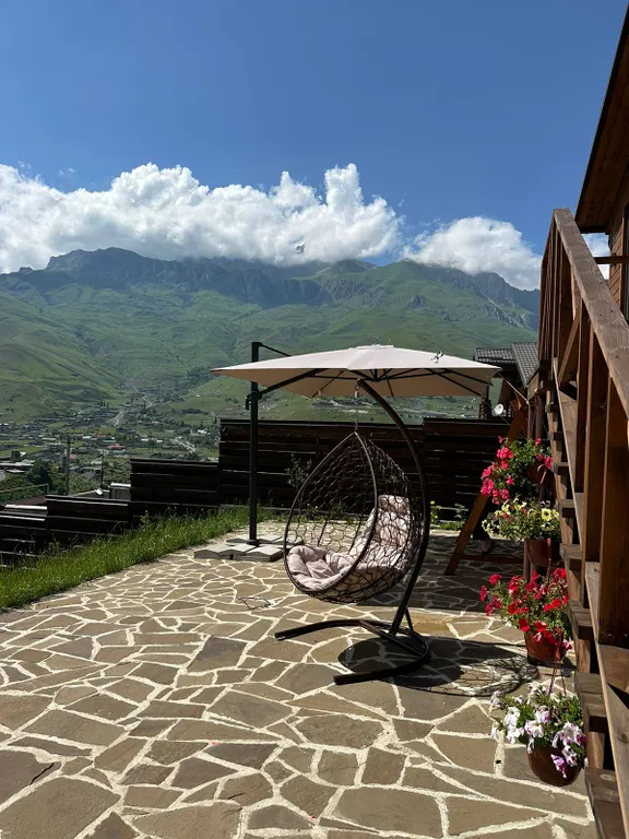 Уютный новый дом с прекрасным видом на горы