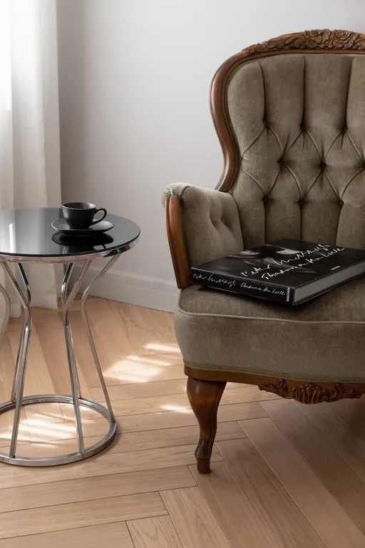 Уютная квартира с камином в центре